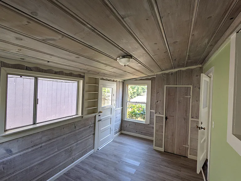 207 Benson Ave — Photo 15