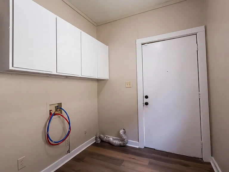 1544 Gilbert Dr — Photo 18