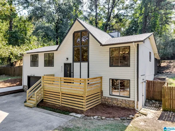 571 Oak Dr E, Trussville, AL 35173
