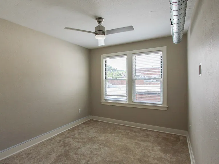 1119 S Braddock Ave — Photo 16