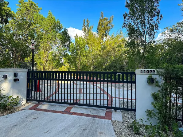 11099 Marin St, Miami, FL 33156