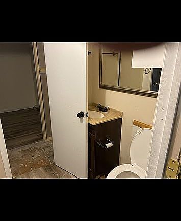 5th image of 522 Whitaker St