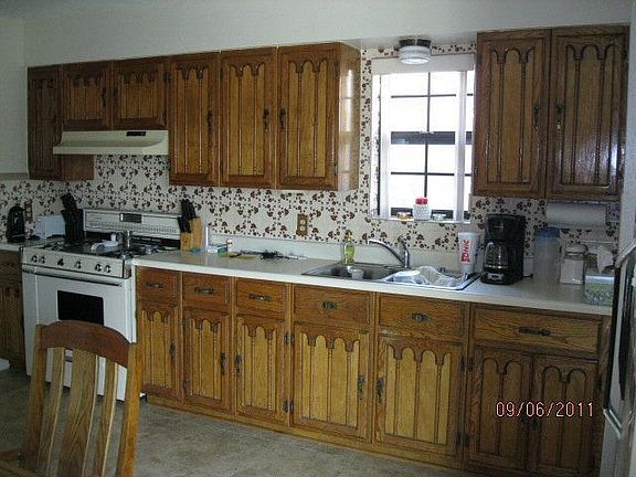 3rd image of 106 W Scott St