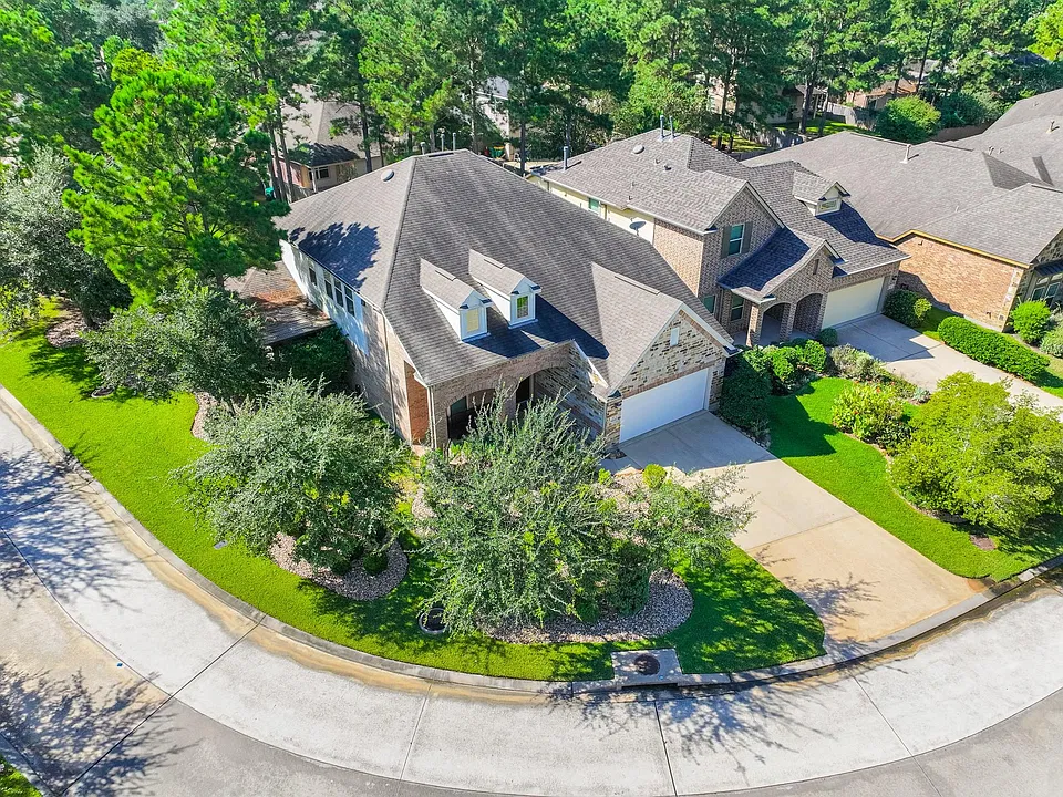27 E Wolf Cabin Cir