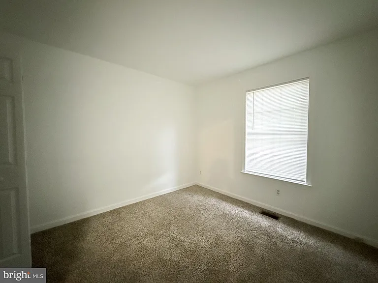 17 Tall Oaks Ct — Photo 34