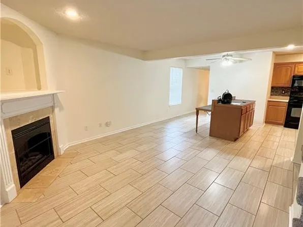 10530 E 46th Ter, Kansas City, MO 64133