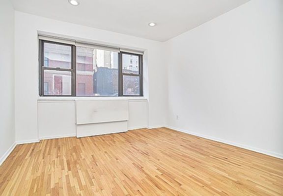 2nd image of 207 E 37th St APT 5A