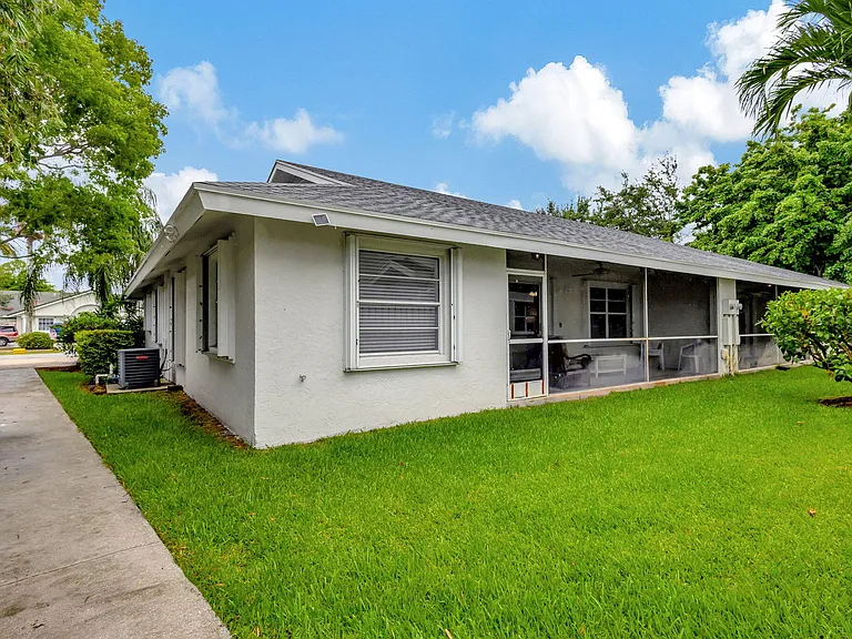 13810 Yarmouth Dr — Photo 12