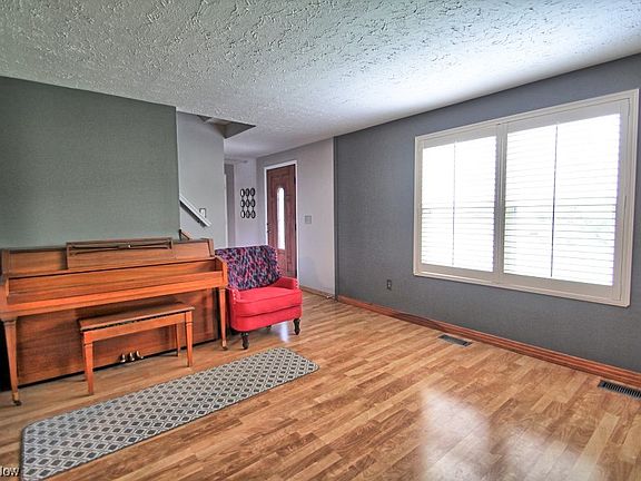 5th image of 4633 Dogwood Dr