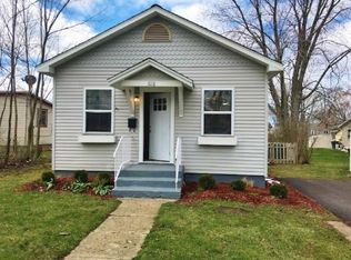 308 Sherwood Ave, Three Oaks, MI 49128