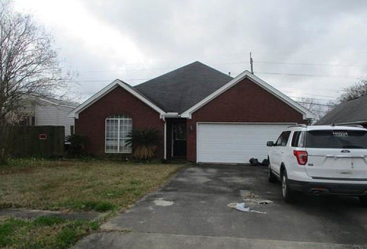 1st image of 501 Lexington Dr