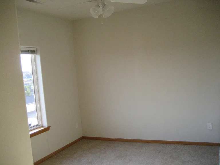4918 E Court St — Photo 7
