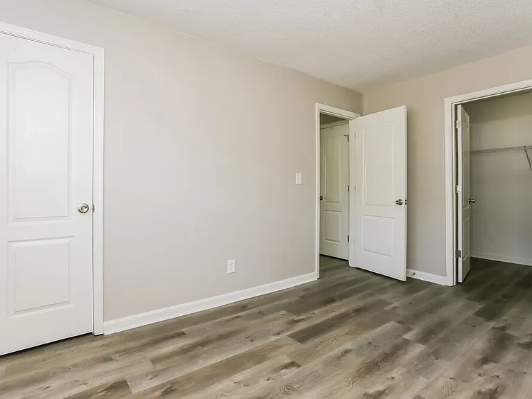 213 Summer Hill Cir — Photo 15