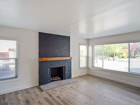 3rd image of 2120 E Claybourne Ave