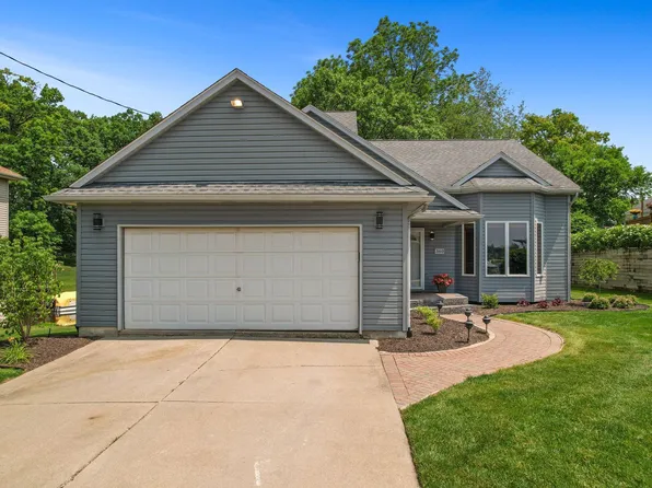 360 N North Shore Dr, Lake Orion, MI 48362