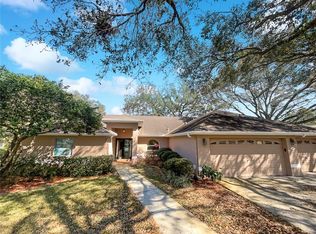 1426 Hounds Hollow Ct, Lutz, FL 33549