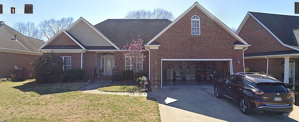 1st image of 119 Blakemore Dr