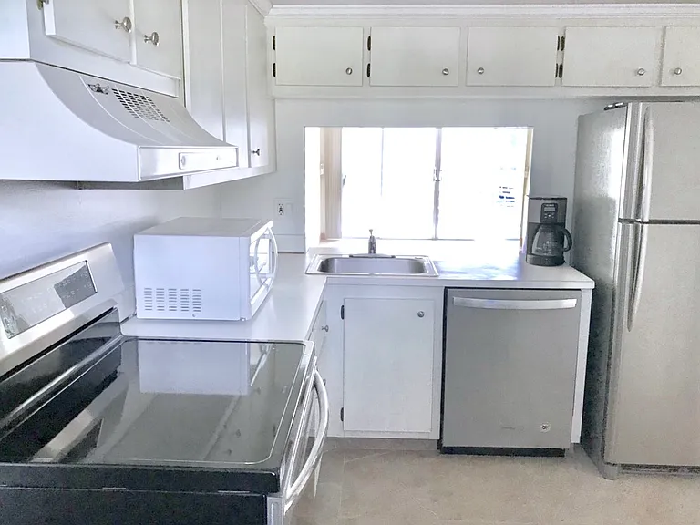 9330 Lagoon Pl #205 — Photo 10