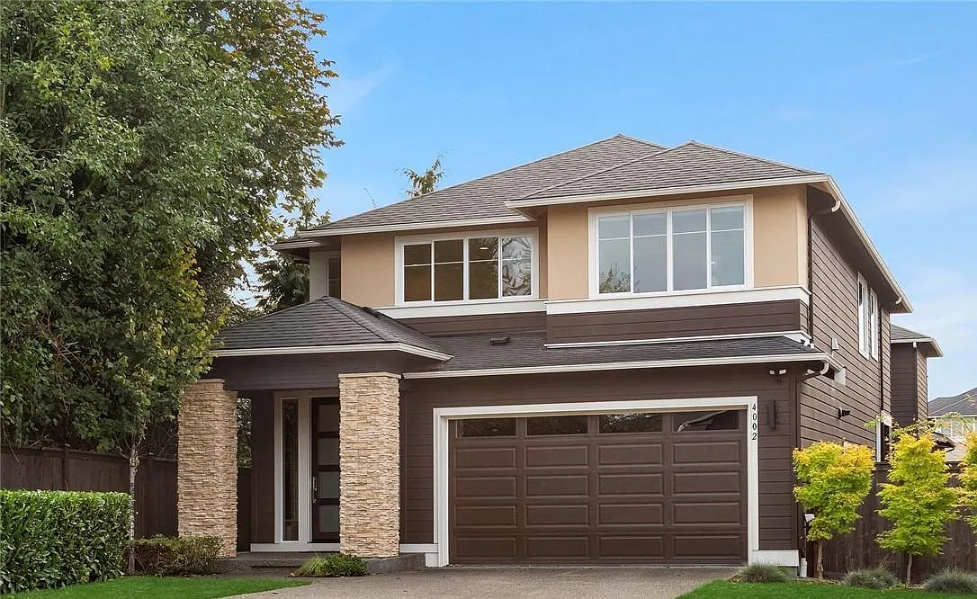 4 bed, 2.5 bath, 2704 sqft, $4,000 — Photo 1