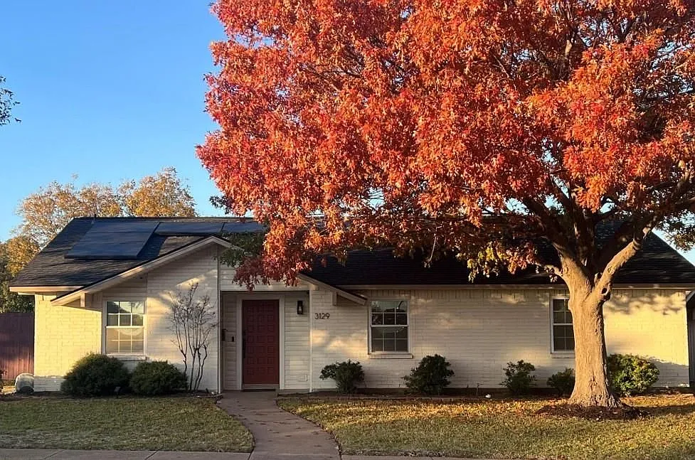 3 bed, 2.0 bath, 1565 sqft, $2,350 — Photo 1