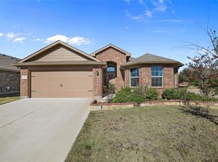 1200 Walnut Cliff Ct, Fort Worth, TX 76179