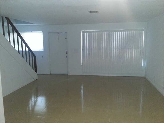 4th image of 2540 Coral Springs Dr #2540