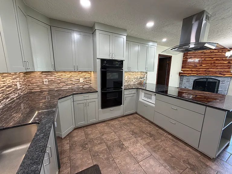 2517 Chateau Dr — Photo 21