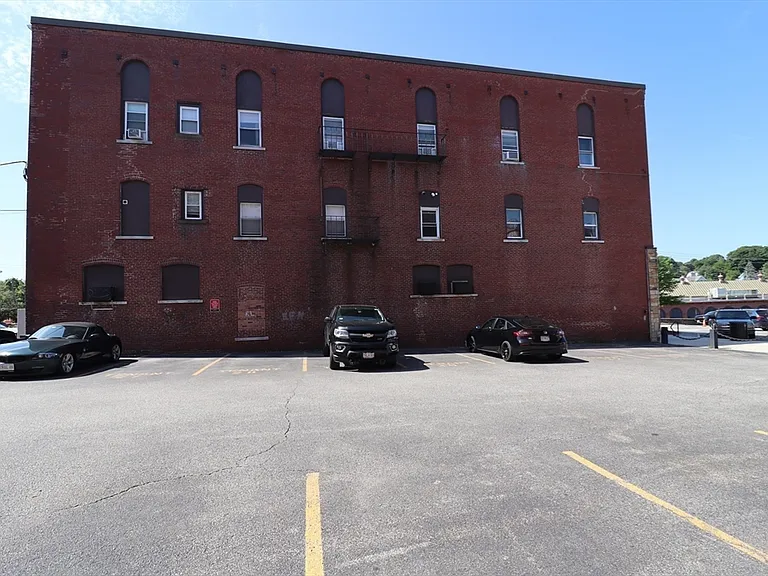 7 High St #12 — Photo 24