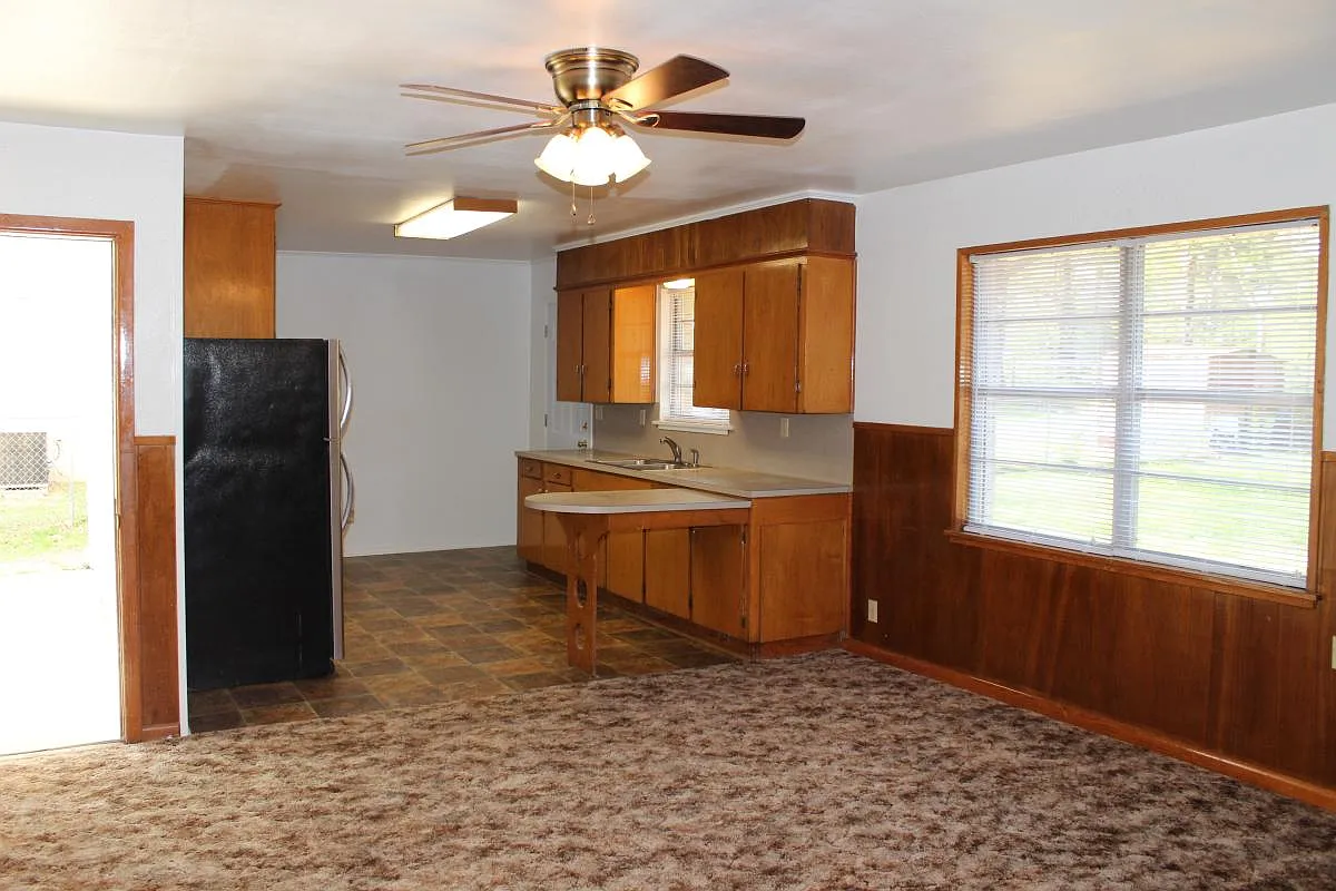 3 bed, 1802 sqft, $1,400 — Photo 4
