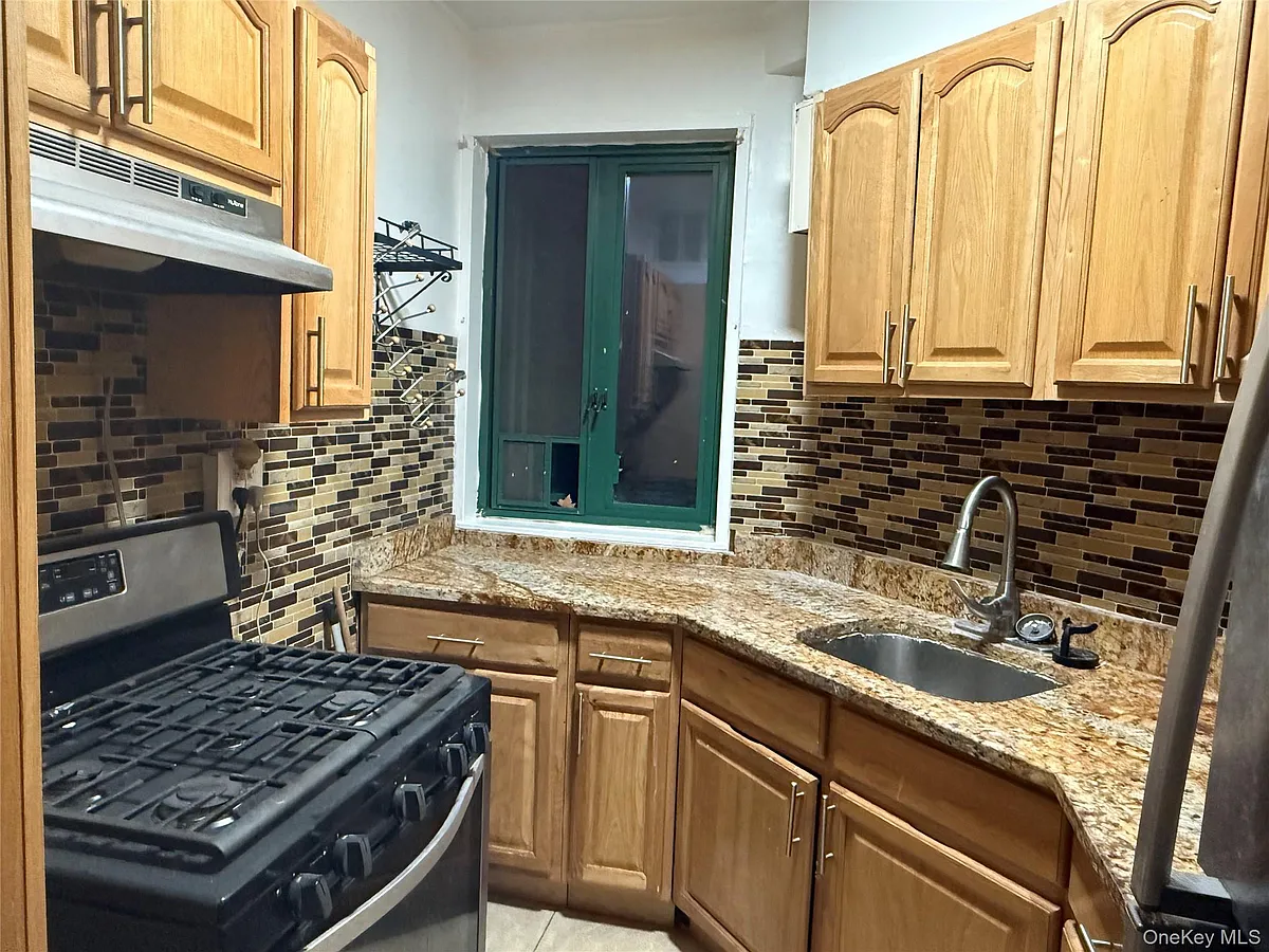 Building Photo - 2240 E Tremont Ave #4B