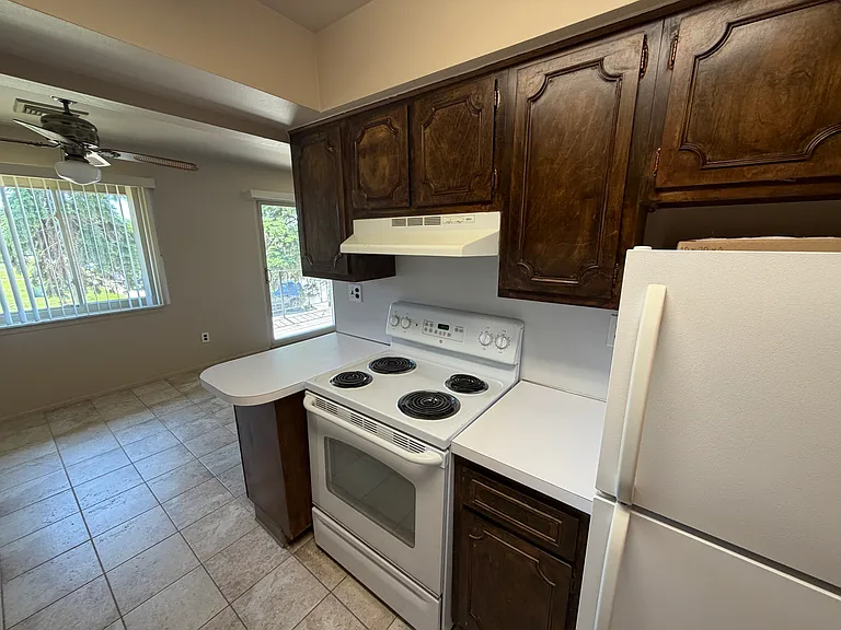 439 Riviera Dr — Photo 7