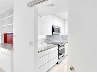 2500 Parkview Dr APT 1219, Hallandale, FL 33009