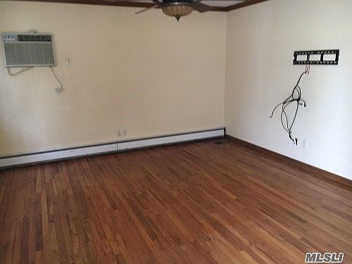 3rd image of 432 Roosevelt Ave