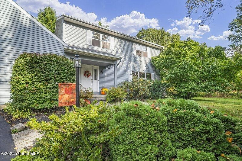 3rd image of 4 Brookhaven Drive
