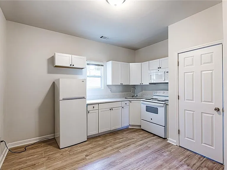 987 Dimmock St SW — Photo 6