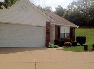 30 Hill Ridge Ct, Saint Charles, MO 63303