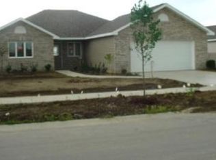 1167 Troutwine Dr, Crown Point, IN 46307