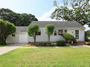 384 Michigan Ave, Massapequa Park, NY 11762