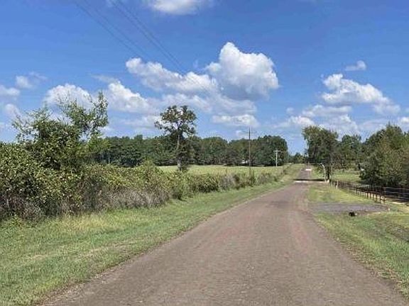 Exterior Neighborhood (street photo)