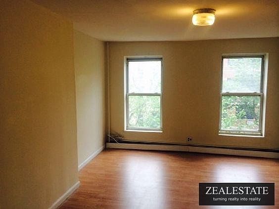 1st image of 678 Warren St #2