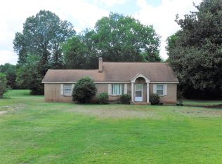 211 Circle Dr, Greenwood, SC 29646