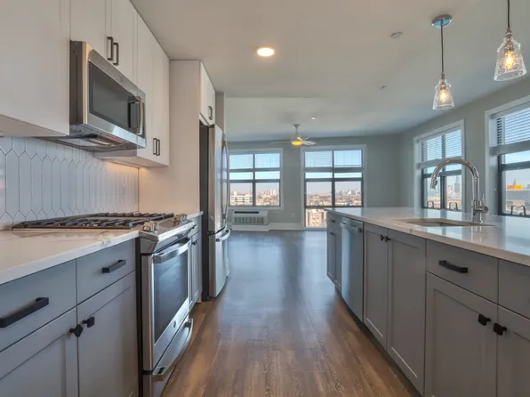 32 Oakland Avenue image 4 of 32