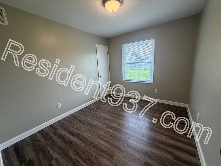 2059 Neff Rd — Photo 10