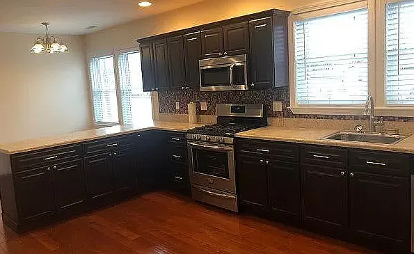 2 bed, 1000 sqft, $1,850 — Photo 2