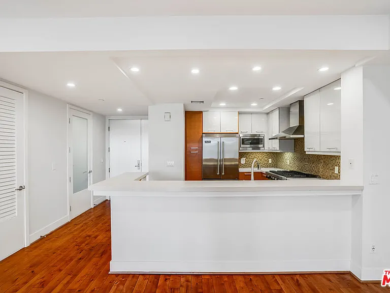 1517 S Bentley Ave #304 — Photo 3