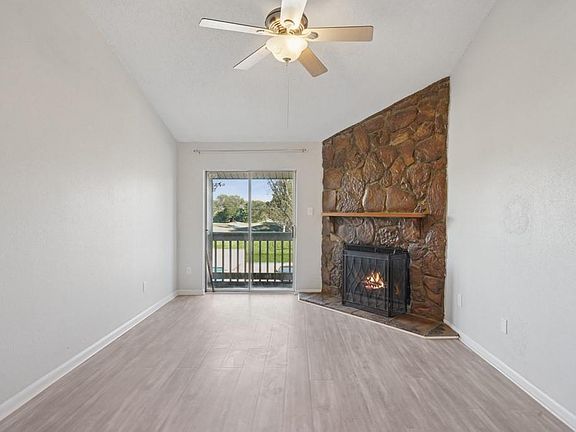 4th image of 736 Village Rd APT H