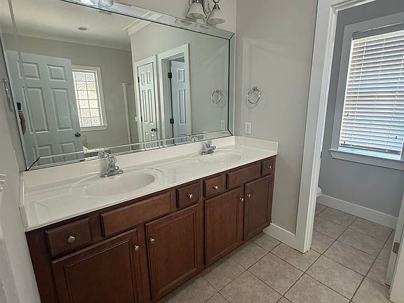 5th image of 232 Nottingham Dr