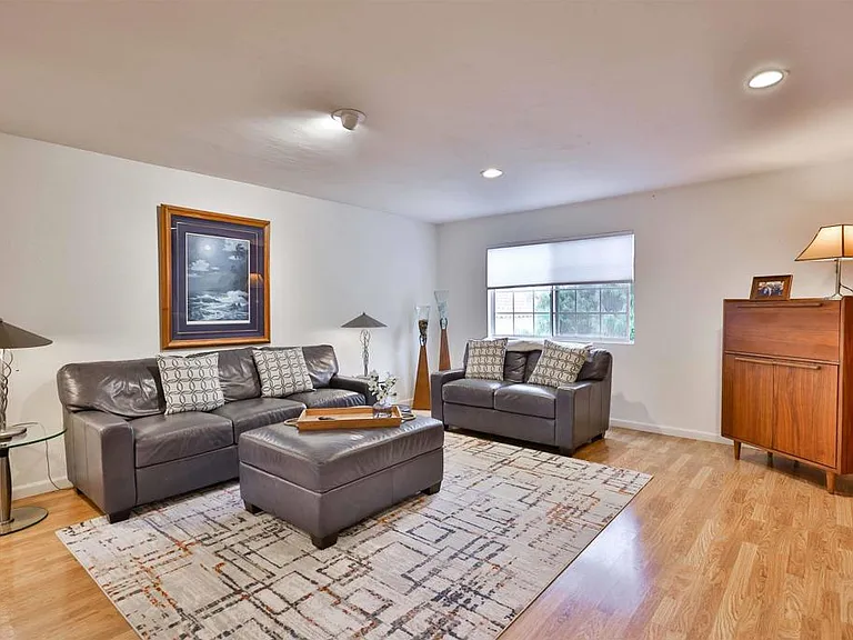 850 C Ave #4 — Photo 2