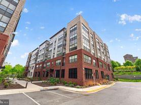 102 Saint Ives Pl, Oxon Hill, MD
