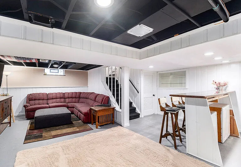 1218 E 4th St — Photo 12
